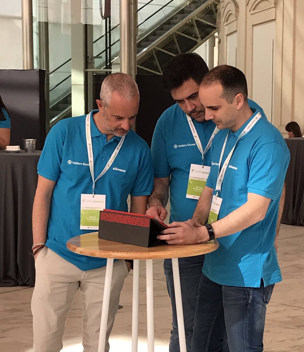 miguelvalwke's tweet photo. En el #ForoWK. Todo el equipo listo para #compartir el nacimiento de A3innuva https://t.co/JBZy5jQ0cX https://t.co/QhMApCg0DG