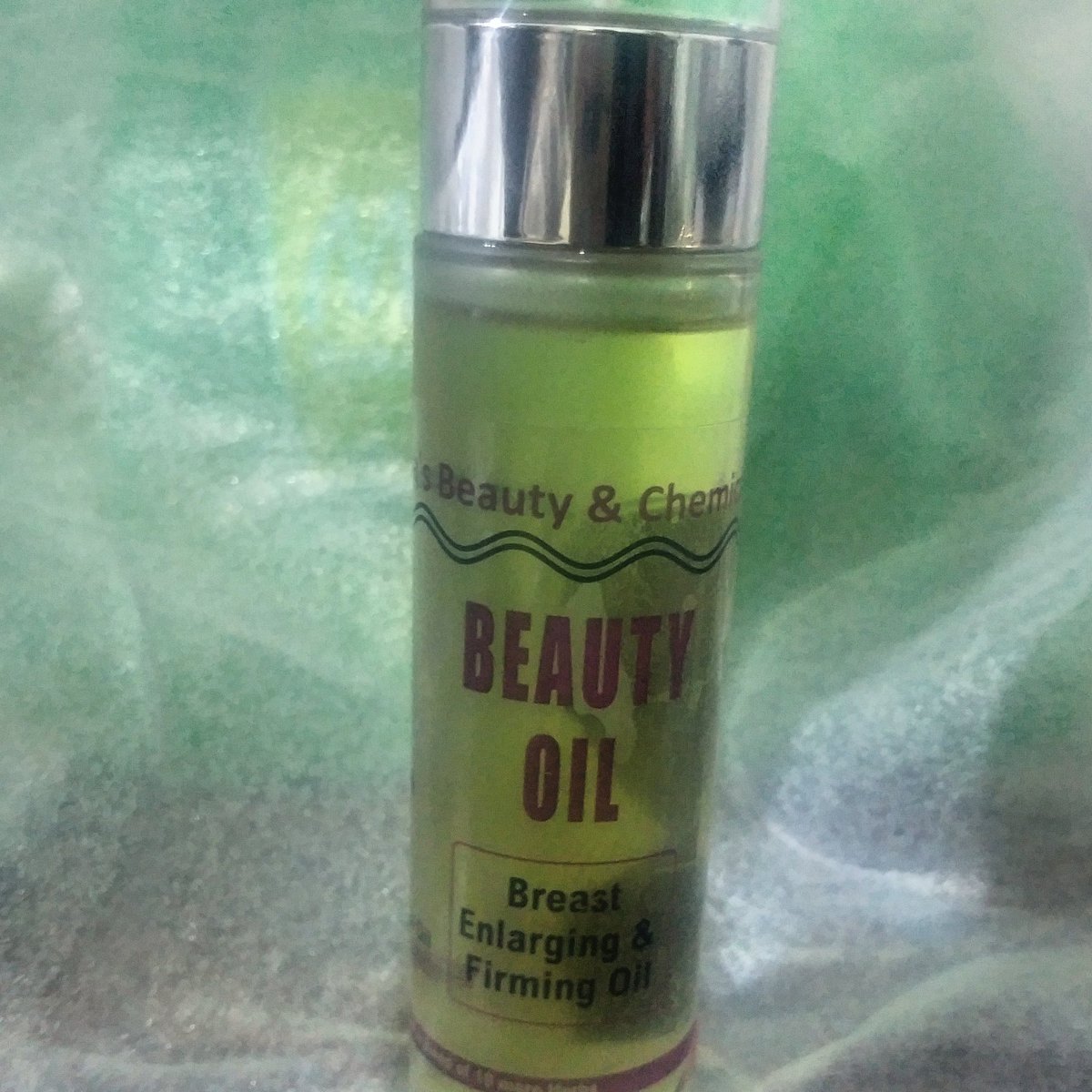 Tayyabawardrobe's tweet photo. #Beauty #Oil 💃
A natural #Breast #Enlarging and #Firming Oil made with the blend of 10 different herbs
#Fenugreek
#Pueraria Mirifica
#Jojoba 

This blend is full natural vitamins and phytoestrogen that naturally helps your breast to grow and firm. 

Rs 1450
WHATSAPP +92333464428 https://t.co/saBv7qe3fx