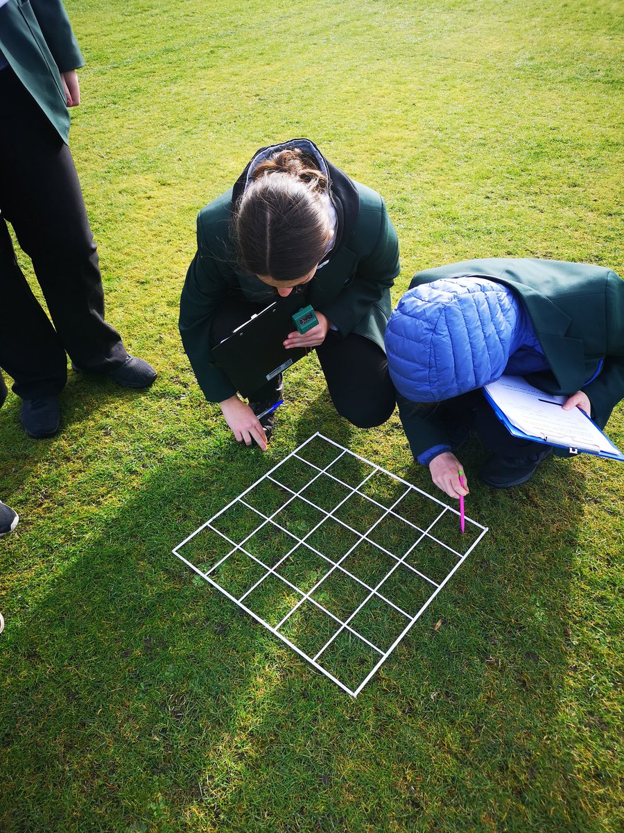 HazleheadBio's tweet photo. One of our National Biology classes braved the cold weather this morning to carry out some sampling. At least it wasn't raining! 🌿 https://t.co/bhknJREuK6