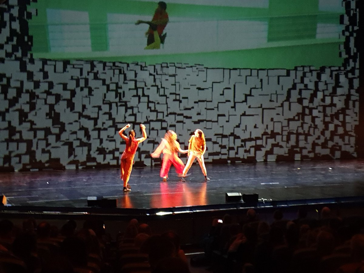 Gdmc_Block's tweet image. Inspirational opening to @mbrocollege at #Digifest19! Concept: Execution: Impact! Awesome!