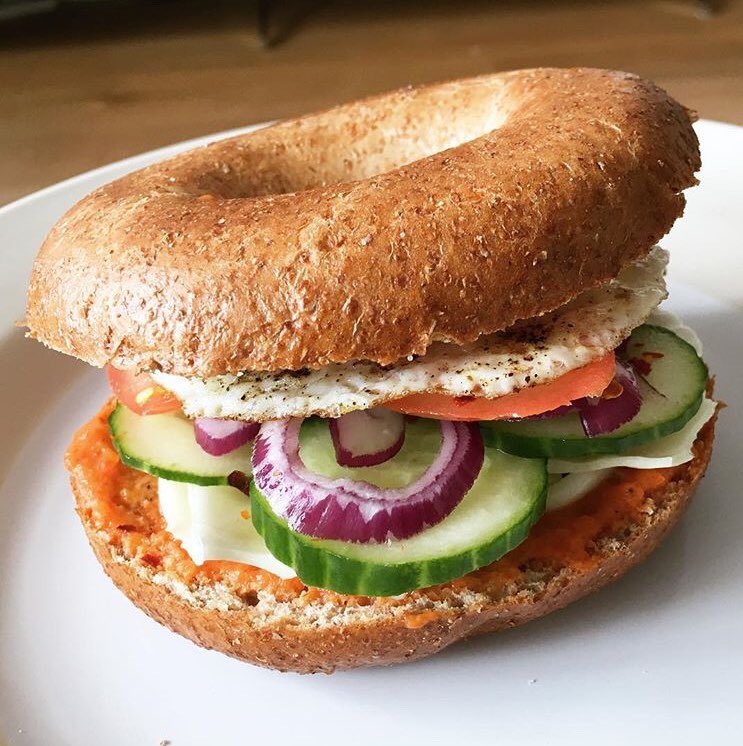 culinarychaser's tweet photo. Sandwich in new form.. Bagels for breakfast!!
#englishbreakfast #wednesday #morning #breakfastideas #breakfasttime #bagel #sandwich #bagelsandwich #eggs #sunnysideup #londonfood #foodie #lovetocook #cookingpassion #culinarychaser #londonfoodie #uk #foodshot #healthyeating https://t.co/dCJH1aAoZR