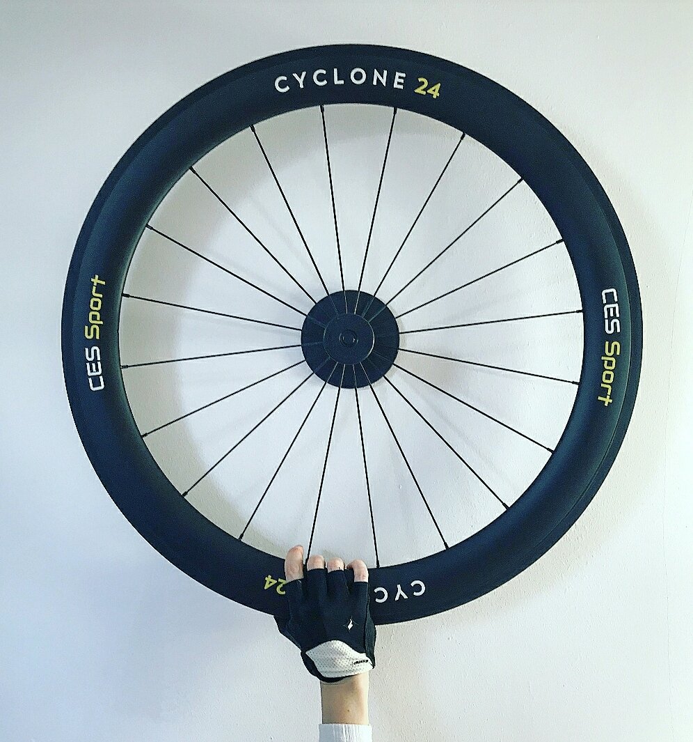 ZoeWestermanBLB's tweet photo. Could this weather please improve.....I wanna put my new @CES_Sport wheels on ππ #customwheels #cyclinglife #Cyclone24 https://t.co/YbCiDVauwi