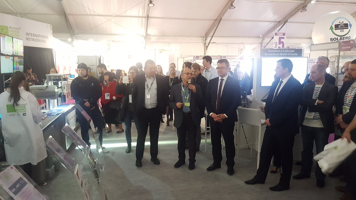 Valorial (@pole_valorial) on Twitter photo "L'excellence industrielle est au coeur de l'#innovation pour Valorial" Pierre Weill inaugure le plateau #UsineAgroFutur au <a href="/CFIAexpo/">CFIA Expo</a> <a href="/BretagneBDI/">Bretagne Développement Innovation</a> <a href="/regionbretagne/">Région Bretagne</a> #collaboratif⚡ "L'excellence industrielle est au coeur de l'#innovation pour Valorial" Pierre Weill inaugure le plateau #UsineAgroFutur au <a href="/CFIAexpo/">CFIA Expo</a> <a href="/BretagneBDI/">Bretagne Développement Innovation</a> <a href="/regionbretagne/">Région Bretagne</a> #collaboratif⚡