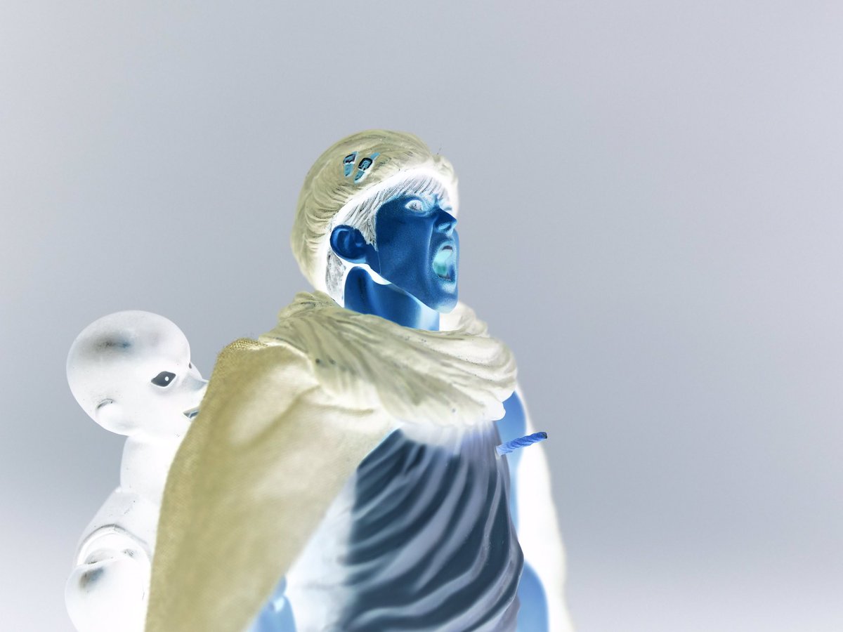 えだま בטוויטר 背後からの一撃