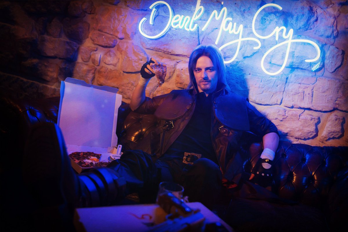maximesevenster's tweet photo. It's time for a pizza without olives ;)
Picture by : @SongRiku
Coat by : @japananimefr
@capcom_france @dev1_official
@tomqe
@ReubenLangdon
#capcom #capcomfrance #devilmaycry5 #devilmaycry #dmc5kitchen #dmc5 #Dante #costume #cosplay #cosplayers #cosplayer https://t.co/jkPFpONnGk