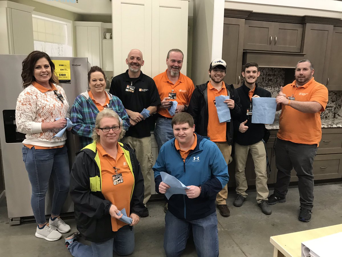 cokeski's tweet photo. #TrustOneTeam Scottsboro MET Team game of possibilities! @deborah_rambo @Justin98117626 https://t.co/spCFFVl0Ui