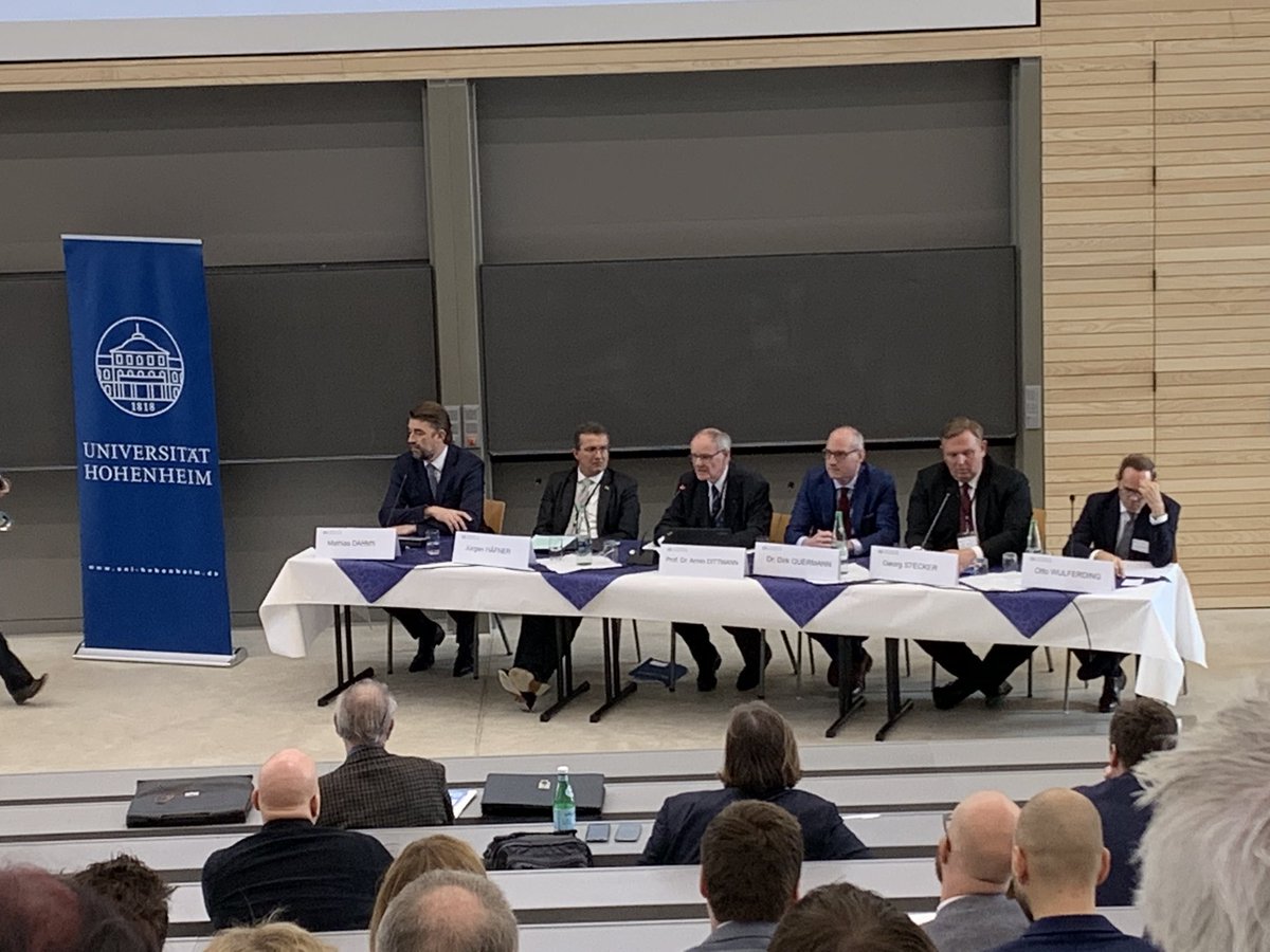 OSWV_Info's tweet photo. Sehr interessante Podiumsdiskussion u.a. mit Mathias Dahms - Präsident des Deutschen Sportwettenverbandes @dswv #SympGS19 @UniHohenheim #HGRC @Hohenheim_GRC https://t.co/XJjtSqrOWK