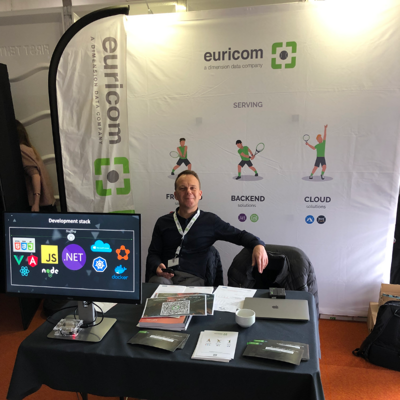 EuricomNV's tweet image. Start van de driedaagse! Niet van De Panne, maar van de jobbeurzen in Mechelen, Antwerpen en Leuven. Vandaag hebben we hoog bezoek op de stand 😉
#euricom #thomasmoremechelen #reactbootcamp #stages #cleancoders #grensverleggers
