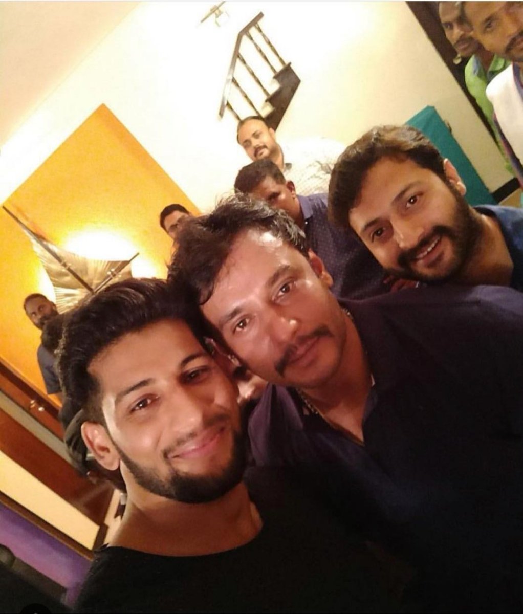 Danisshakhtar's tweet photo. My boss D-boss @dasadarshan love you boss u r my ideal #dboss #yajmana #kurukshetra #kotigobba-3 #udgharsha #sultanofkarnatka #challenginstar #muniratnamla #banglore #sandalwood https://t.co/rxXkZx4Bm1