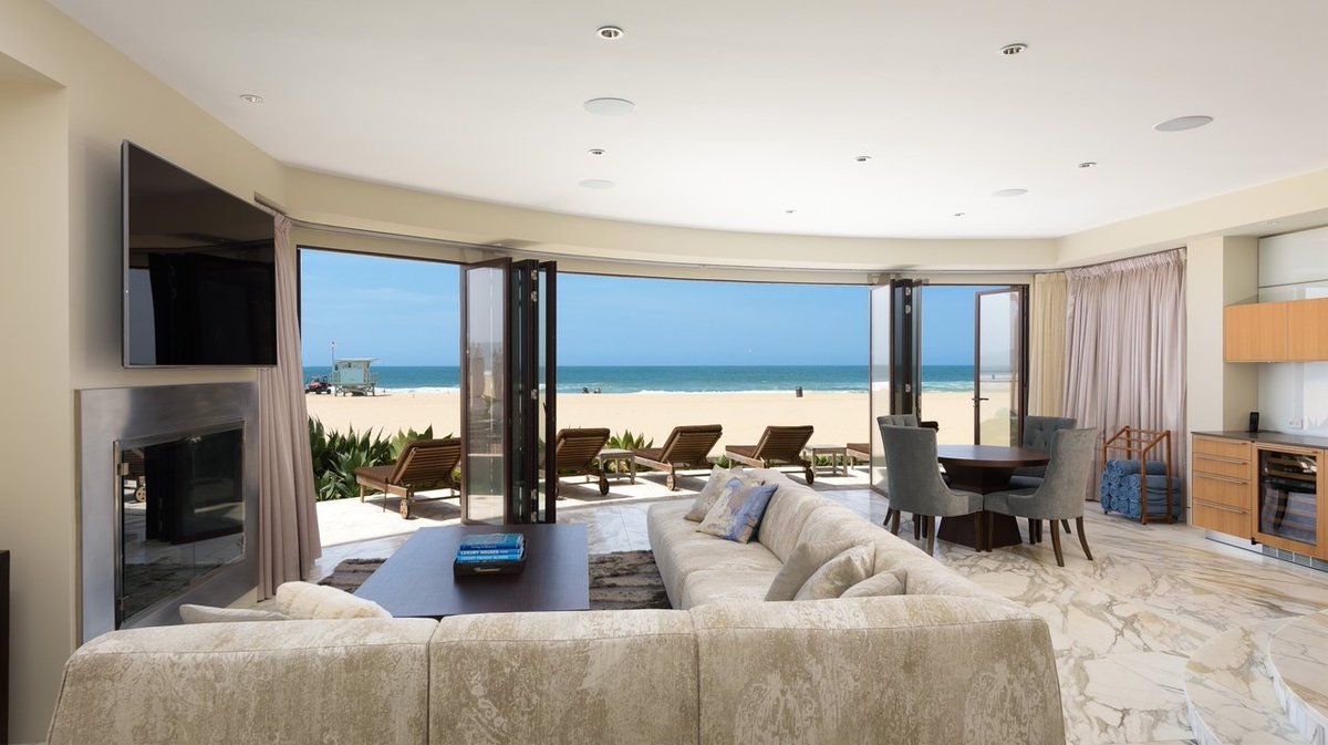 MansionGlobal's tweet photo. Own the home that energy drinks bought https://t.co/AjEPBzS5cU https://t.co/vBcKkeGG7A