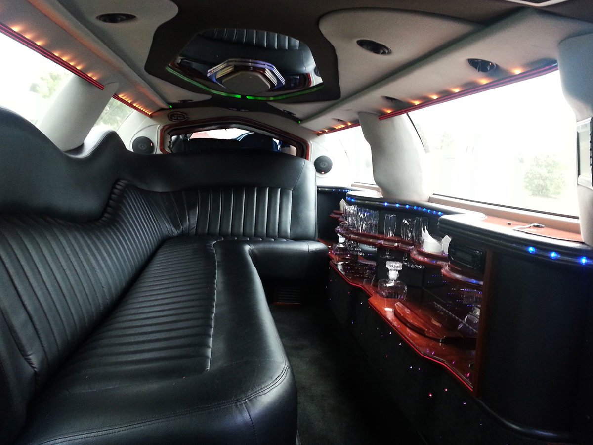 limos_toronto's tweet photo. Enjoy your ride in #TorontoLimos #Limo #PartyBuses #SpecialOccasions #Weddings #TorontoWeddings #Toronto #SUVLimos #BacheloretteParty #PartyTime #CanadasBridalEvents #TorontoWedding #Wedding #ABLimo #LimoService #Limousine #Limos https://t.co/TzFup9F3hO https://t.co/FEODUWtuzn