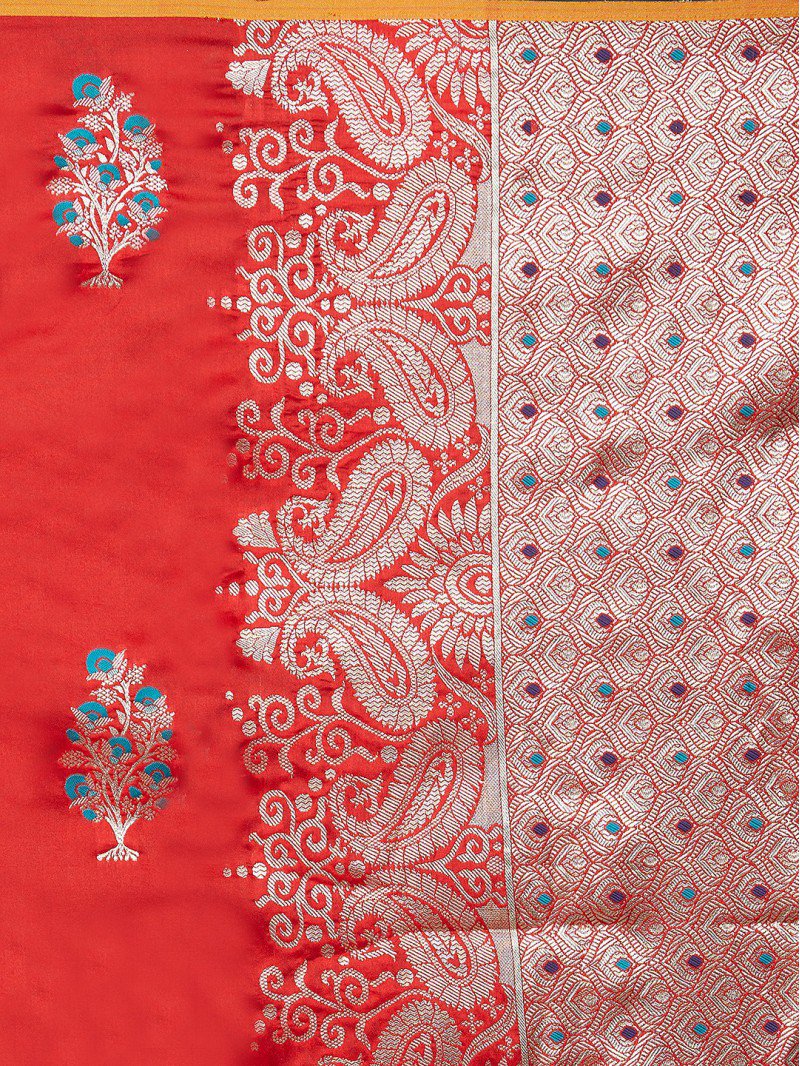 GiaDesigner's tweet photo. Red Silk Blend Woven #TraditionalSaree With Unstitched #BlouseMaterial
https://t.co/QmiYffgM6G
#fashion #sarees #style #sareelove #onlineshopping #ethnicwear #ethnic https://t.co/rcHcDNhQOL
