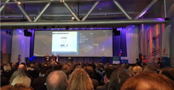 KPMGSweden's tweet image. Offentlig sektor har 40 % mindre chans att lyckas med #projekt i jämförelse med privata verksamheter. Även i energi- och byggbranschen finns stora utmaningar. Läs mer i nya rapporten Swedish Project Review: home.kpmg/se/sv/home/nyh… #passionforprojects