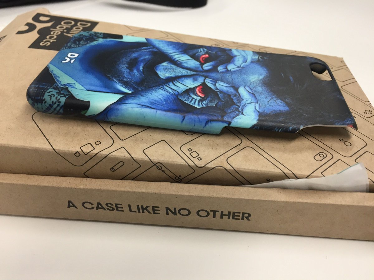 paramvirsingh_k's tweet image. The case which was supposed to protect my phone broke on the very first fall from my bed on the very day it was delivered. So much for the tags-  &apos;Quality Assured&apos; , &apos; A CASE LIKE NO OTHER&apos; indeed #dailyobjects order- 200720074 #iphone6case
@daily_objects