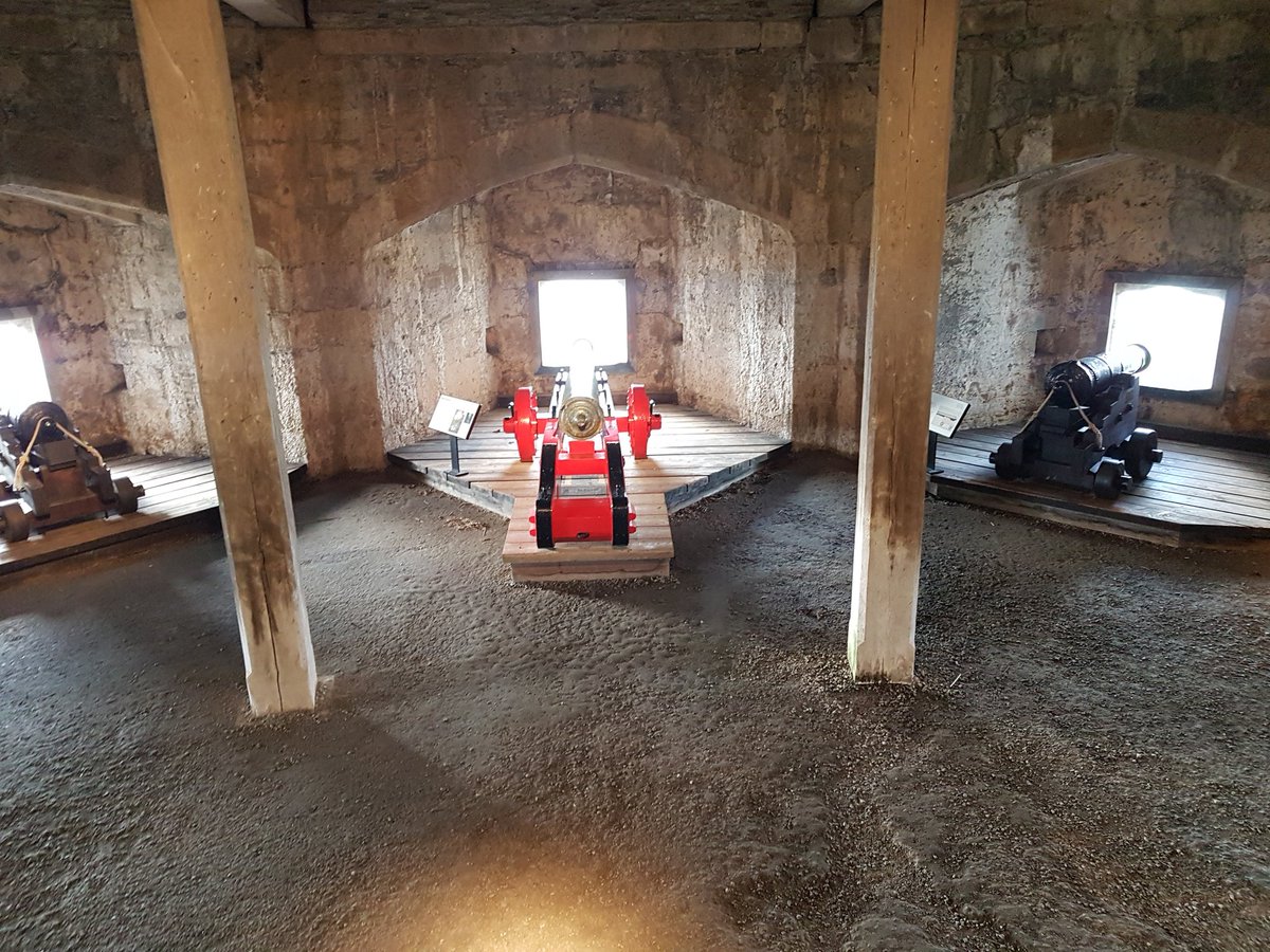 Let_sTravel's tweet photo. Built by Henry 8.Castle was formed part of The device fort also know as Henrician castles.@Let_sTravel @greatcastles @EnglishHeritage @StMawesCastle #stmawescastle #Cornwall @CornwallCouncil #stmawes @stmawes https://t.co/VK4n7rPphK