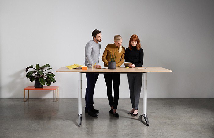DesignInsider1's tweet photo. Mark Barrell, Design Director at @Boss_Design, explains how the role of meetings is changing in response to the change in the workplace landscape through this informative article on Design Insider https://t.co/qqVajyybvw https://t.co/cRjOiL9Bjc