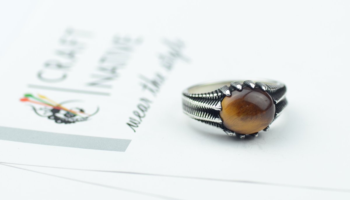 craft_native's tweet image. Mens Vintage Tiger Eye Aqeeq Ring Agate Sterling Silver 925 Ring
The ring showcases an elegant design with unique Beautiful Brown Tiger Eye Agate stone. #gemstones #Tigereye #vintage #menswear #Timeless #sterlingsilver #ring #artisan #carnelian #craftnative #gift #stone #gemring