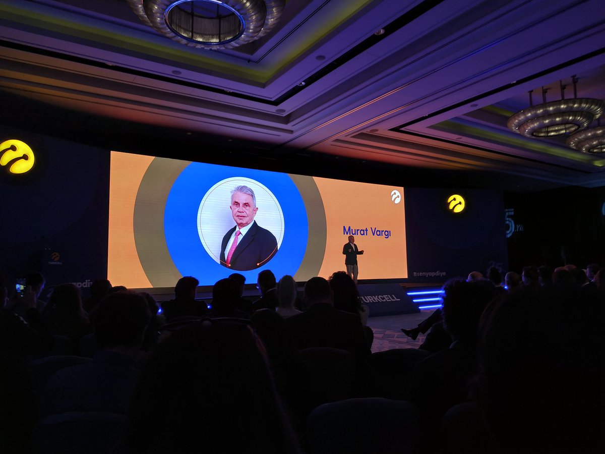 Turkcell Kurucularından Murat Vargı’nın yanı sıra Cüneyt Türktan, Muzaffer Akpınar ve Süreyya Ciliv katılımıyla <a href="/Turkcell/">TURKCELL</a> 25. yıl etkinliği başladı. 

Murat Vargı ilk yılları anlatıyor
"İlk simülasyonlarda 10 senede kötü senaryo 300 bin, iyi senaryo 600 bin aboneniz olur dediler"