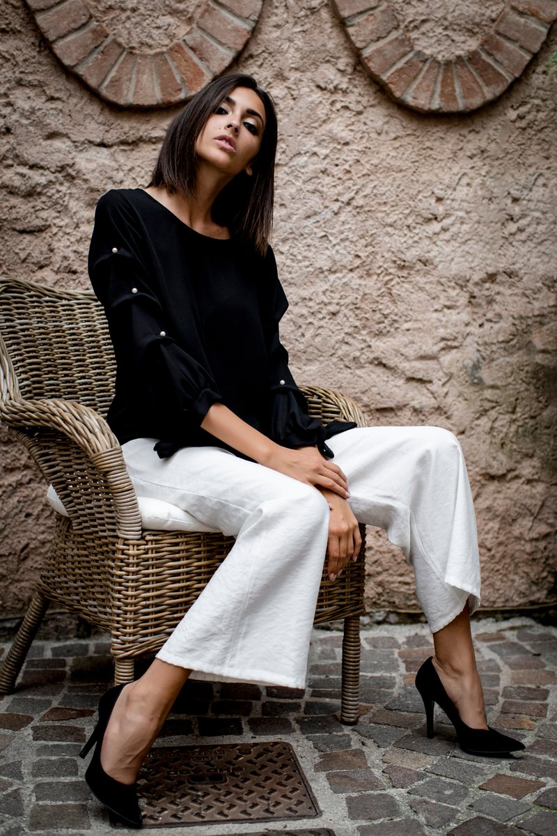 NAI_MODA's tweet photo. #springsummer2019 #Naifashion #Naiabbigliamento #blackandwhite #hotcolours https://t.co/o3f5bvghgc