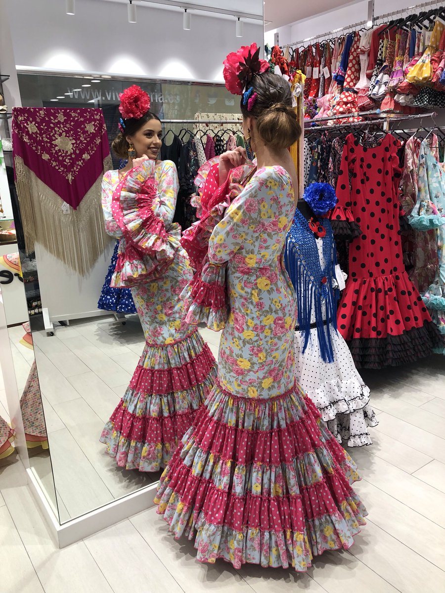 VivaLaFeria_'s tweet photo. NUEVA COLECCIÓN | La mayor selección de #trajesdeflamenca y #complementos de #flamenca disponibles en #tiendaonline https://t.co/JU8fhPZ7R7 y en #Málaga ☀️
📍c/ Muro de Puerta Nueva, 7 💃🏻
#modaflamenca #trajesgitana https://t.co/1AkAR29hOd