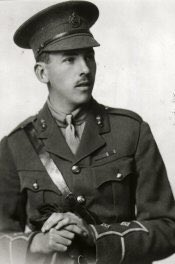 RE_Hist_Society's tweet photo. 2Lt (Later Brig) Cyril Martin of the 56th Field Company. #OTD in 1915 led a grenade throwing party at Spanbroekmolen, Belgium, and although wounded held off the enemy for over 2 hours #KnowYourSappers #SapperVCs https://t.co/AmkWftckwM