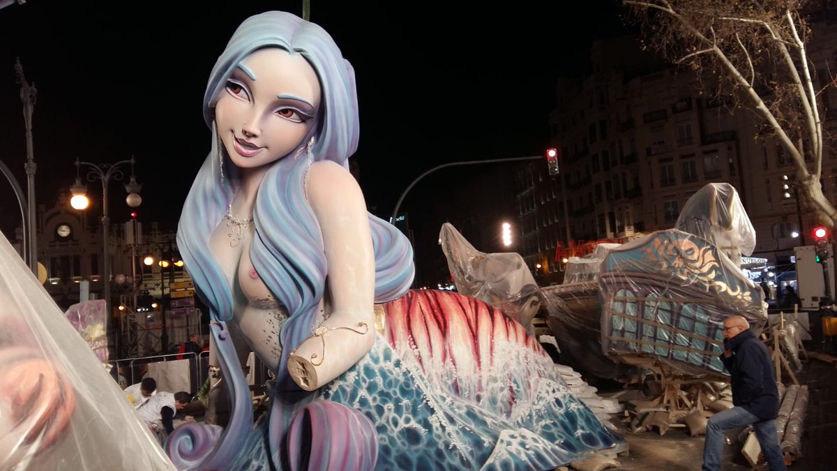FallaTelefonica's tweet photo. ¡Nuestra Falla va cogiendo forma!
Poco a poco nuestros ninots van ocupando nuestra demarcación
#Fallas2019 #FallaTelefonica https://t.co/x1mRO7x4fE