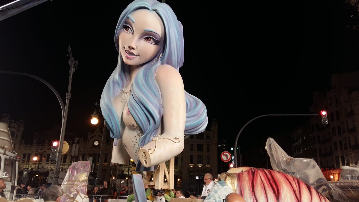 FallaTelefonica's tweet photo. ¡Nuestra Falla va cogiendo forma!
Poco a poco nuestros ninots van ocupando nuestra demarcación
#Fallas2019 #FallaTelefonica https://t.co/x1mRO7x4fE