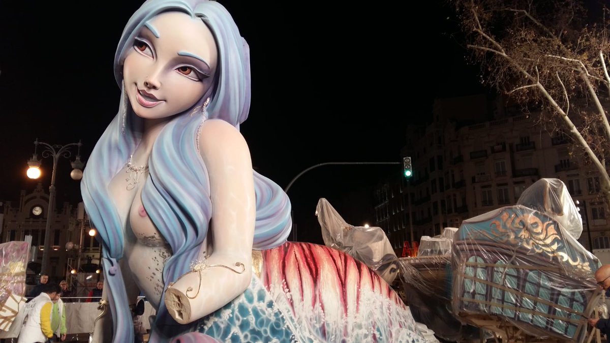 FallaTelefonica's tweet photo. ¡Nuestra Falla va cogiendo forma!
Poco a poco nuestros ninots van ocupando nuestra demarcación
#Fallas2019 #FallaTelefonica https://t.co/x1mRO7x4fE