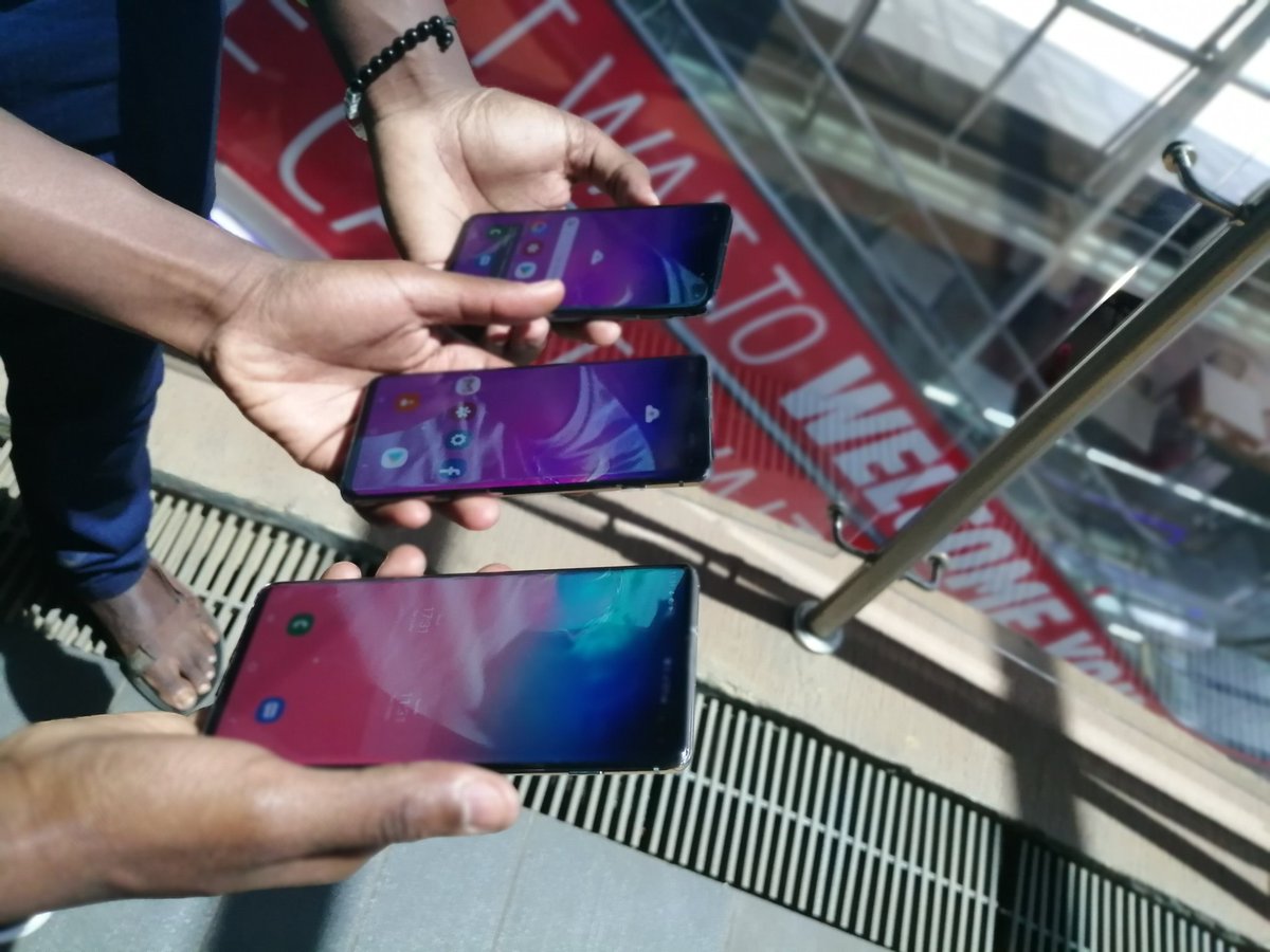 TechMoran's tweet photo. Galaxy S10 prices in Kenya. 

S10+ 105,999 and 127,999
S10 95,999
S10e 78,999

#S10Launch https://t.co/2tbm4XCNc6