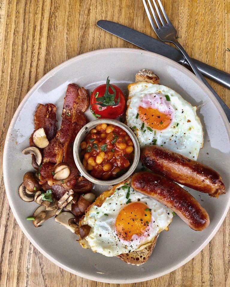Only the best, local produce in this full English 👆🏼Available all day, every day!