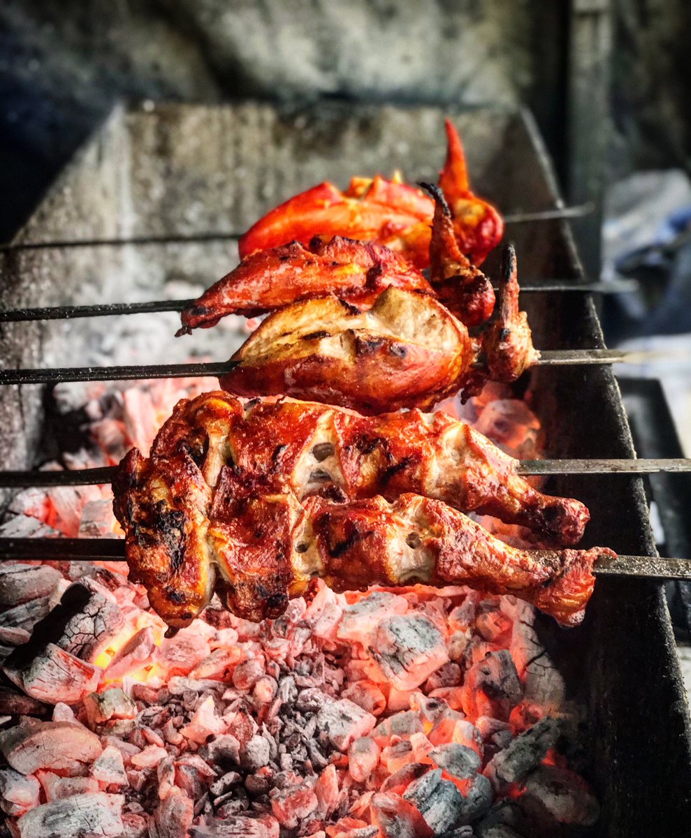 ClementCPedro's tweet photo. STREET FOOD. 
This is what you call street food. Tandoori chicken prepared completely over coals. Straight out of the GOOD-HOOD! 
#food #foodporn #summer #grill #spice #dinner #lunch #instamood #capetown #mancravesa #southafrica #streetfood #foodphotography #foodblogger #chicken https://t.co/uyeniZrgPB