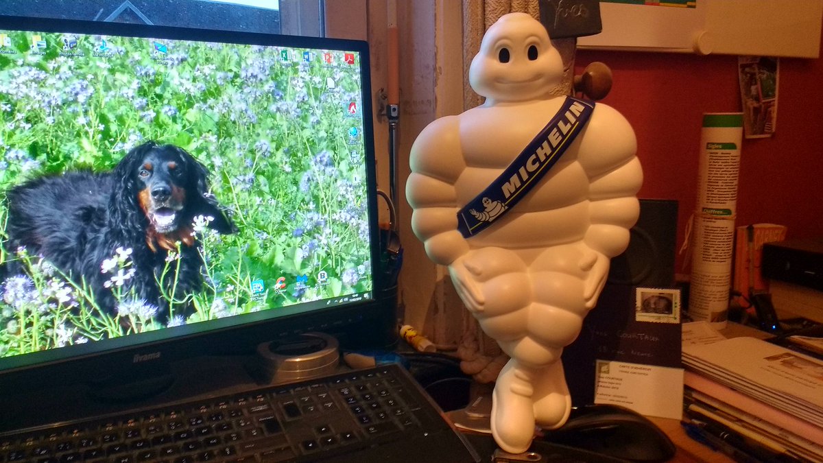 YveCtx's tweet photo. @MichelinAgriFR @flora_cb1 @BIOmanu59 @Fragritwittos Il est arrivé ! 😁 Reste plus qu'à lui trouver une place sur le @NewHollandAgFr 💯% #Michelin #MultiBib
Merci à @MichelinAgriFR 😉 #Bibendum #FrAgTw https://t.co/5fgncs8gHM