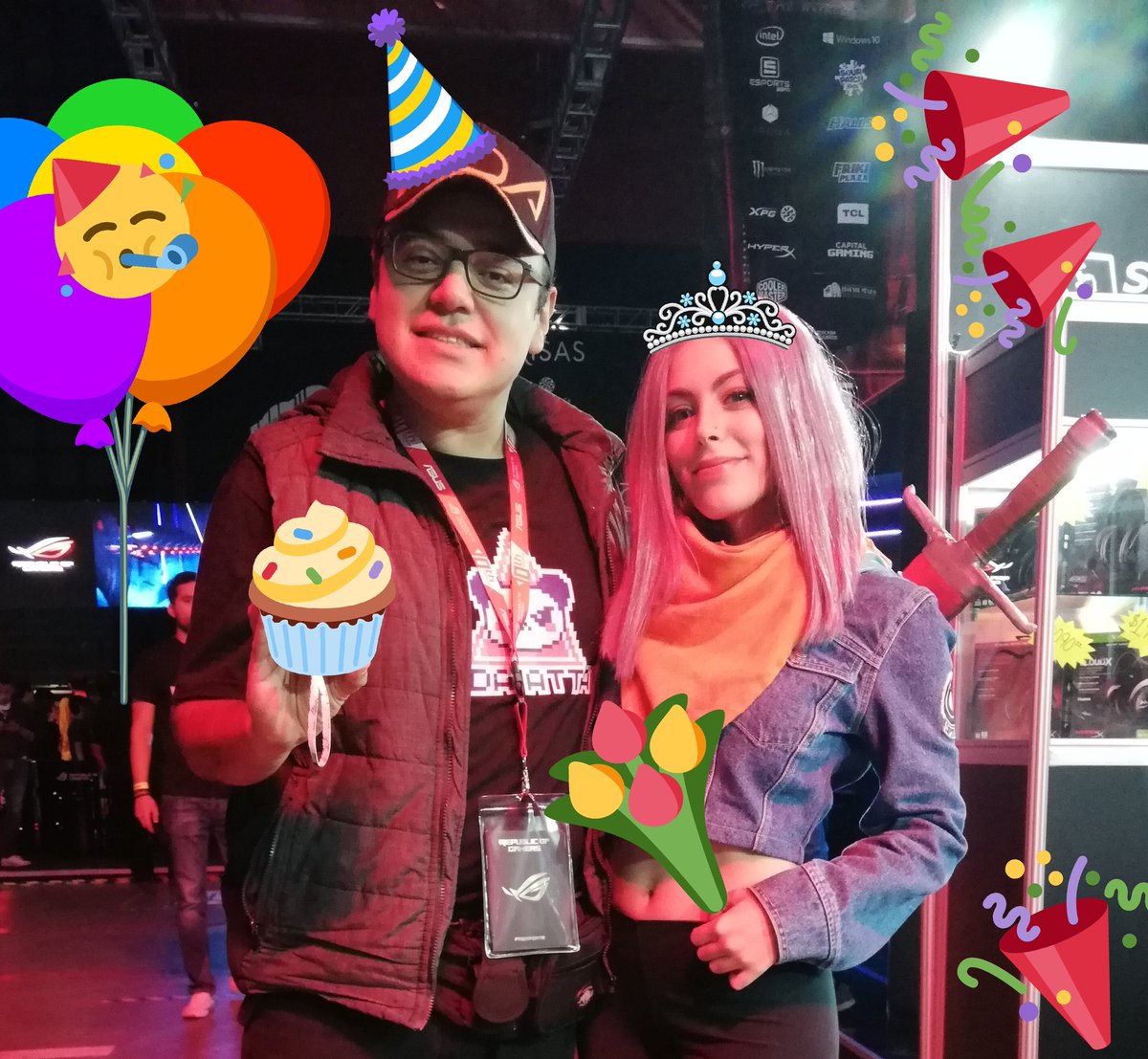 ShadowKniche's tweet photo. Feliz cumpleaños a la sholita mas talentosa, carismática y asombrosa que haya conocido 🎉  @Nadyasonika te deseo siempre lo mejor 😊 se te quiere un chingo. *muchos_abrazos*

Nos vemos pronto para tu abrazo 🤗
Sigue disfruntando al máximo. 

#SholoStream
@NadyasonikaFans https://t.co/2ovgFN90zN
