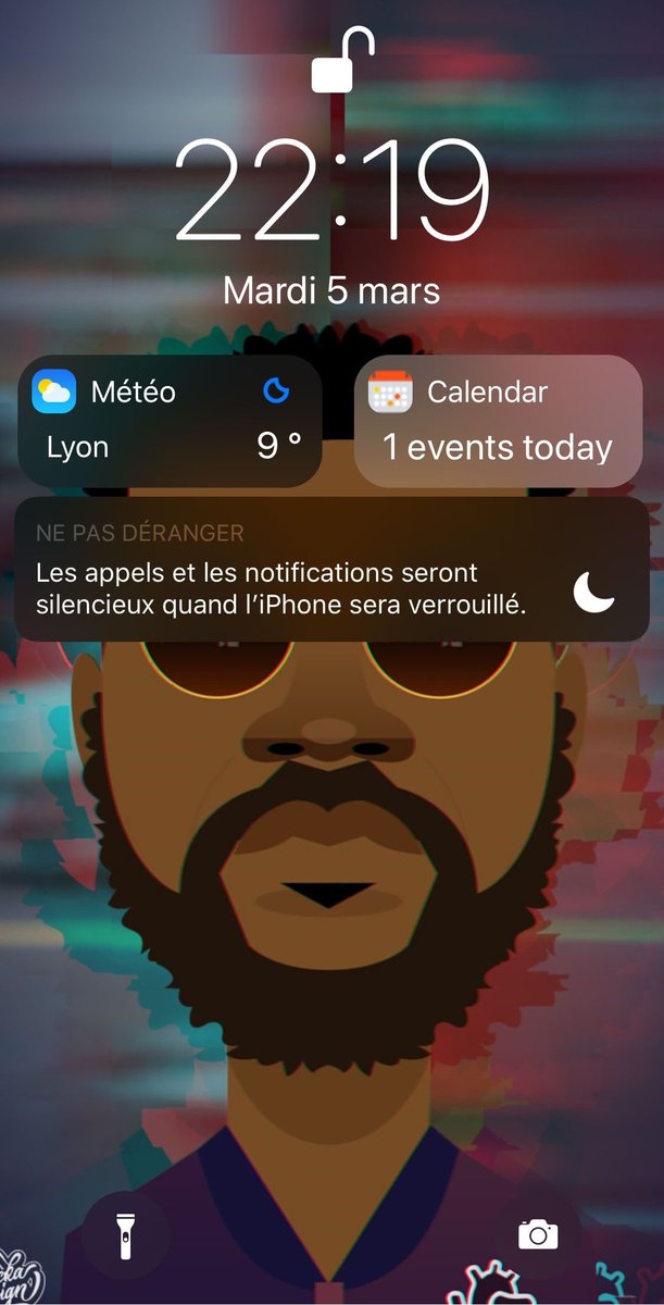 iDownloadBlog's tweet photo. You can now see more information at a glance when using your Lock screen with a new jailbreak tweak called Talion https://t.co/6aypTu9Apv https://t.co/OZKplMWdcY