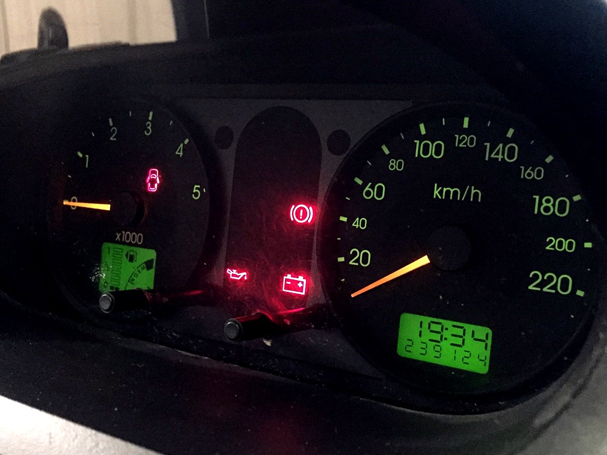 tangocargroup's tweet photo. #Ford #Fiesta 1.4 #Diesel 50 Kw del 2003
#UNIPROPRIETARIO
Veicolo perfetto per #neopatentato, con cerchi in lega, servosterzo, #climatizzatore manuale, fendinebbia, #alzacristalli elettrici.
Prezzo di vendita Euro 1990
interamente #finanziabile
si valutano #permute #TangoCarGroup https://t.co/PSsKj9eVfW