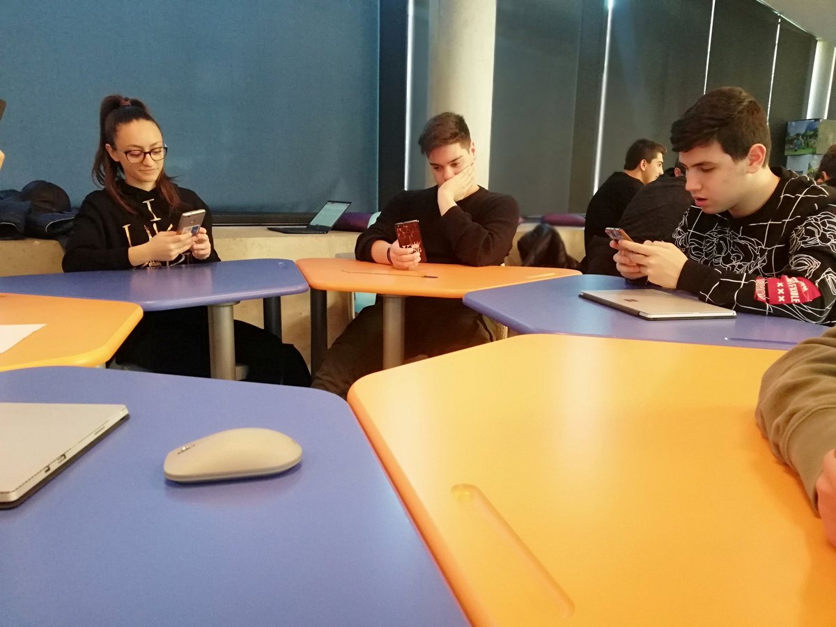 Debora_FMD's tweet photo. Usare uno #Smartphone tutto sommato non è così poco istruttivo.
Testare l'#IntelligenzaArtificiale...
@microsoftitalia
@fmdigitale
#AmbizioneItalia
#AmbizioneItaliaScuola
#AI
#MicrosftHouse https://t.co/knQWlAiwDw