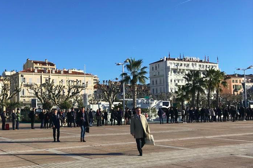 Black suits queuing up at MIPIM registration. Where are the real estate women? #RealtyBelgium19 #MIPIM