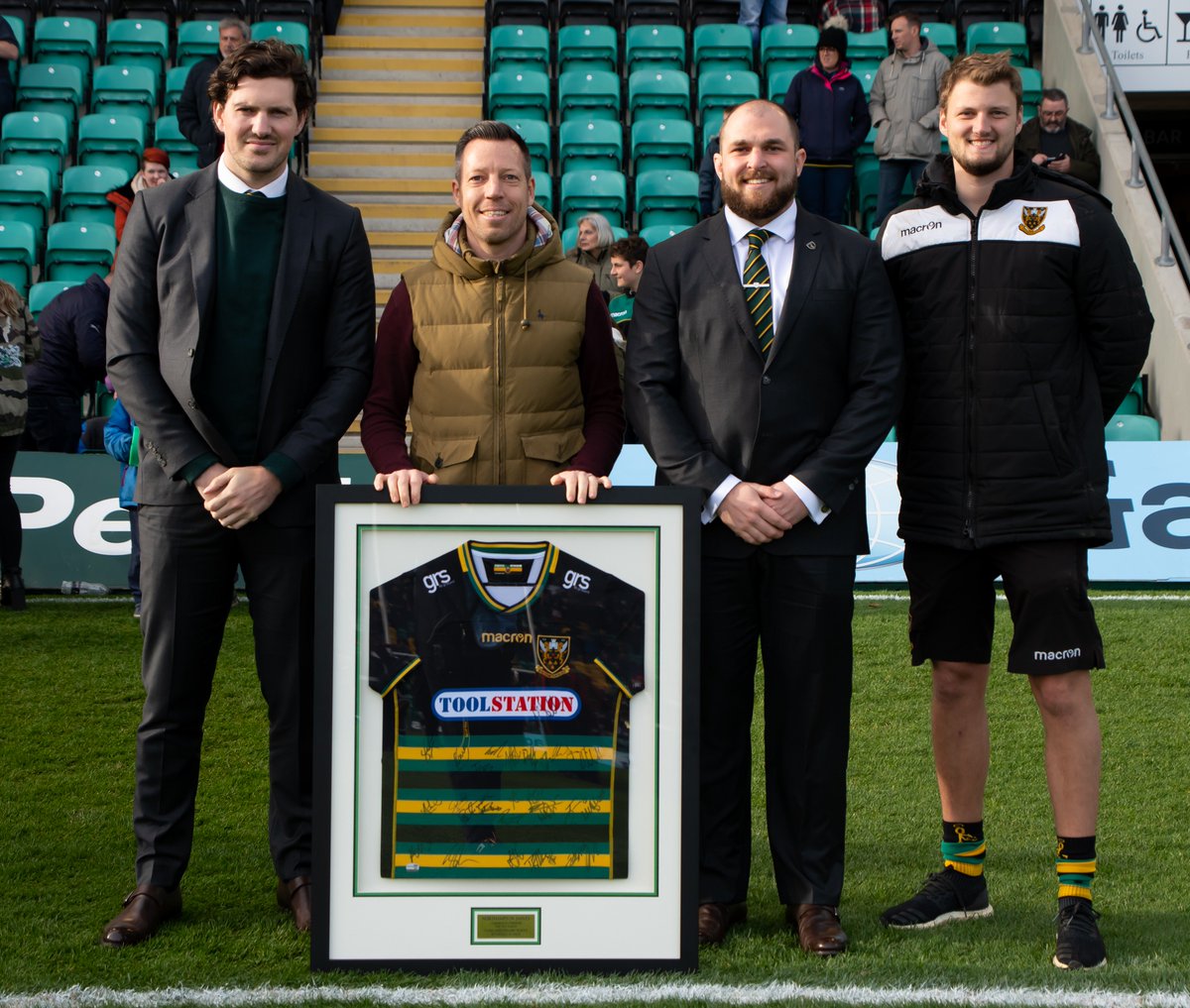 SaintsComm's tweet photo. On Saturday it was fantastic to present @LumbertubsPri @LingsPrimarySch &amp; @ThorplandsPri with their signed shirt as part of their @ENGIE_Places_UK funded Saints in the Schools Package. All 3 schools have been engaging in school delivery, &amp; will return to @FranklinsGdns in May! https://t.co/vLCwvD30Wu