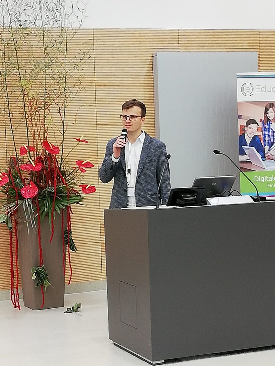 eeducation_at's tweet photo. Klaus-Jürgen Spätauf von #Apple, Doris Kantauer von #Microsoft und Alexander Schröder von #Google stellen uns ihre Vision des Lernens mit digitalen Medien vor. #eept https://t.co/hY2XJbhMJg