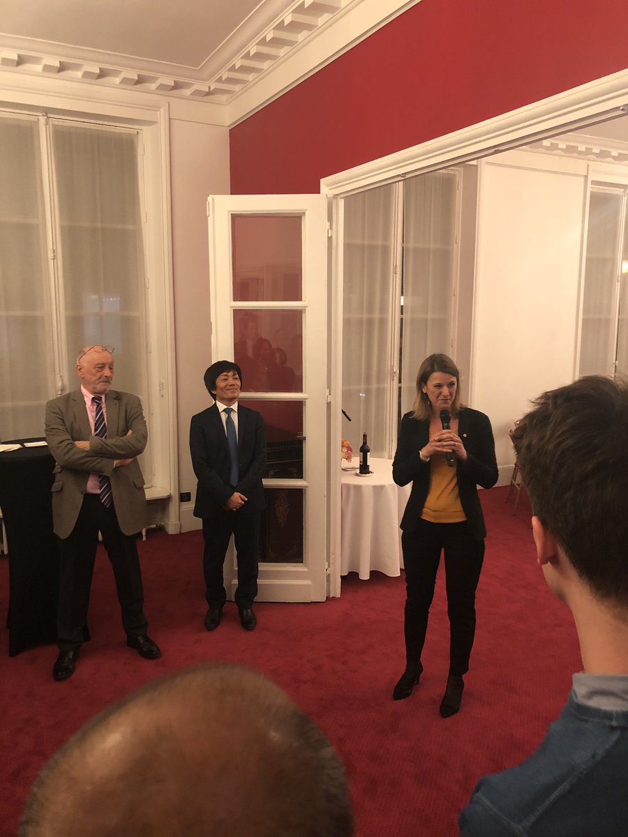 3/3
J’ai pu à cette occasion rappeler la complémentarité de l’action de <a href="/Les_EE/">Les Entretiens de l'Excellence</a> avec les dispositifs des #CordeesDeLaReussite, notamment <a href="/EM_Cordees/">Cordées EMNormandie</a> et <a href="/edresup/">Edresup_LH</a>. Ensemble, nous participons à casser le plafond de verre et l’#autocensure d’une partie de la jeunesse.