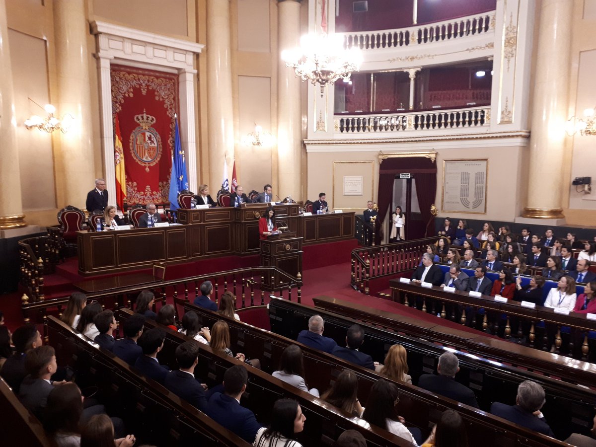 sekintschools's tweet photo. @Antonio_Fa, @alumnisek y Mejor Orador del Mundo en inglés en #SEKMUN2019, se dirige a los alumnos y les da un buen consejo: "Atesorad la perspectiva y la valentía de estos días. @SEKMUN es una oportunidad única de aprendizaje". https://t.co/C71YpAXRxe