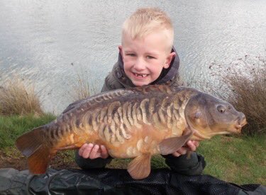 DNABaitsUK's tweet photo. What a fantastic picture and what a beautiful carp!
This is seven-year-old Charlie Bickford from Dudley, who landed this magnificent 15lb mirror from his dad’s own Angels Lakes in Shropshire.
Charlie used a pink Switch Half Tones.
#dnabaits #switchhalftones #theswitch #carp https://t.co/gkFttjUvgI