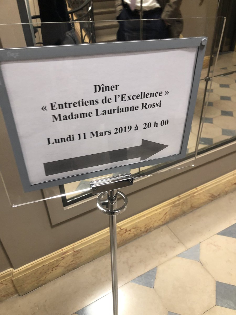 1/3 
J’ai eu la chance d’être invité hier soir avec mon ami Etienne Lejeune par <a href="/Les_EE/">Les Entretiens de l'Excellence</a> à un diner-Débat avec <a href="/lauriannerossi/">Laurianne Rossi</a>, député et questeur à l’<a href="/AssembleeNat/">Assemblée nationale</a>. Nous avons notamment discuté #EgaliteDesChances et #Ambition pour notre jeunesse.