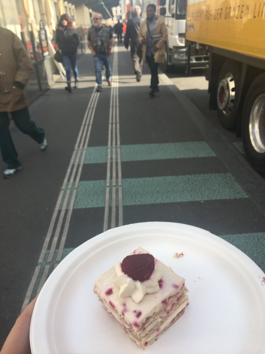 DrKriebel's tweet image. .@timberners_lee is on a flying road trip for #web30 from @Geneve_int to London and beyond. 

#myweb30 I took the web’s birthday cake on a road trip too 🤣🤣🎂