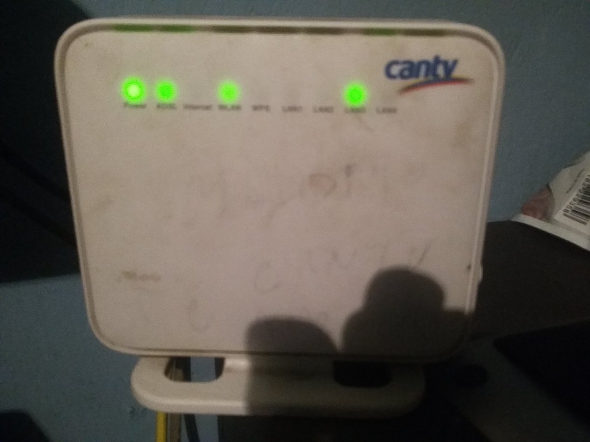 Maashamud's tweet photo. @Compuapex @ContactoCantv Tengo todas las señales menos la de Internet que podría hacer en esta caso, 02123232693 si alguien sabe que hacermi número de contacto 04143128256 si alguien sabe que hacer 😢 https://t.co/19K3As2ZWw