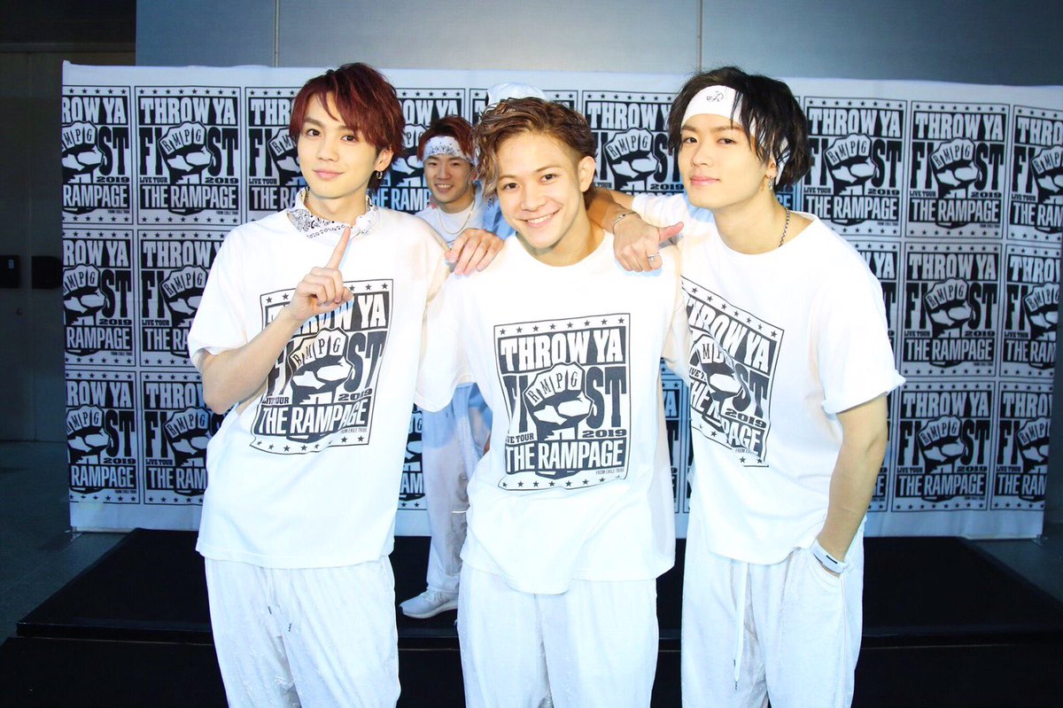 therampagefext's tweet photo. 岩谷翔吾です😊

昨日で22歳になりましたー✨

誕生日カウントダウンはメンバー16人にサプライズで祝って頂きました😭

アリーナツアーや
5月10日には映画「チア男子‼︎」の公開もあるので、盛り上げていけるよう頑張ります🔥

メンバーの皆さんありがとうございました😊！
大好きです😚 https://t.co/3QEy8Ucwbg