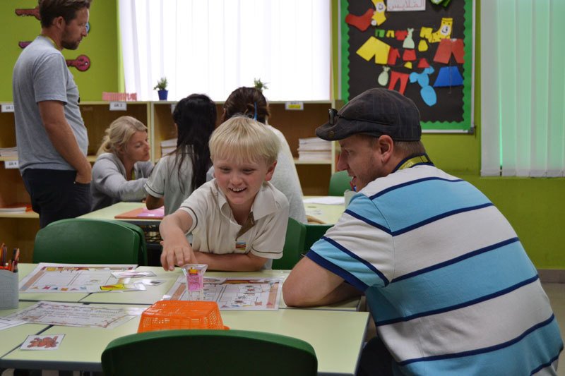 GreenfieldIntS's tweet image. Grade 1 parents are sharing the learning experience with their children during Primary School Arabic Mornings at GCS! Grade 2 parents, tomorrow is your turn!
#behappybegcs #taaleemdxb #inspiringyoungminds #wearegcs #mygcs #gcsgrade1 #gcsarabic #Arabic