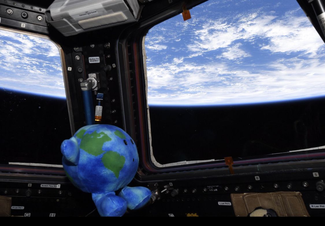 jnxyz's tweet image. It’s the most tightly controlled human habitat in existence. And yet... they make time for #playfulness ☺️😌🚀👏🏼 Maybe we all should? apple.news/Azq-pB1shTs2OD…

#futurereadyskills #futurewe #edfutures #edchat