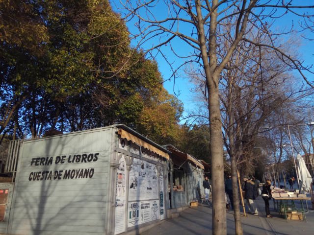 Cuesta de Moyano, uma subida cheia de livros em Madrid dlvr.it/R0fvNz via <a href="/blpmadrid/">BLPM</a>