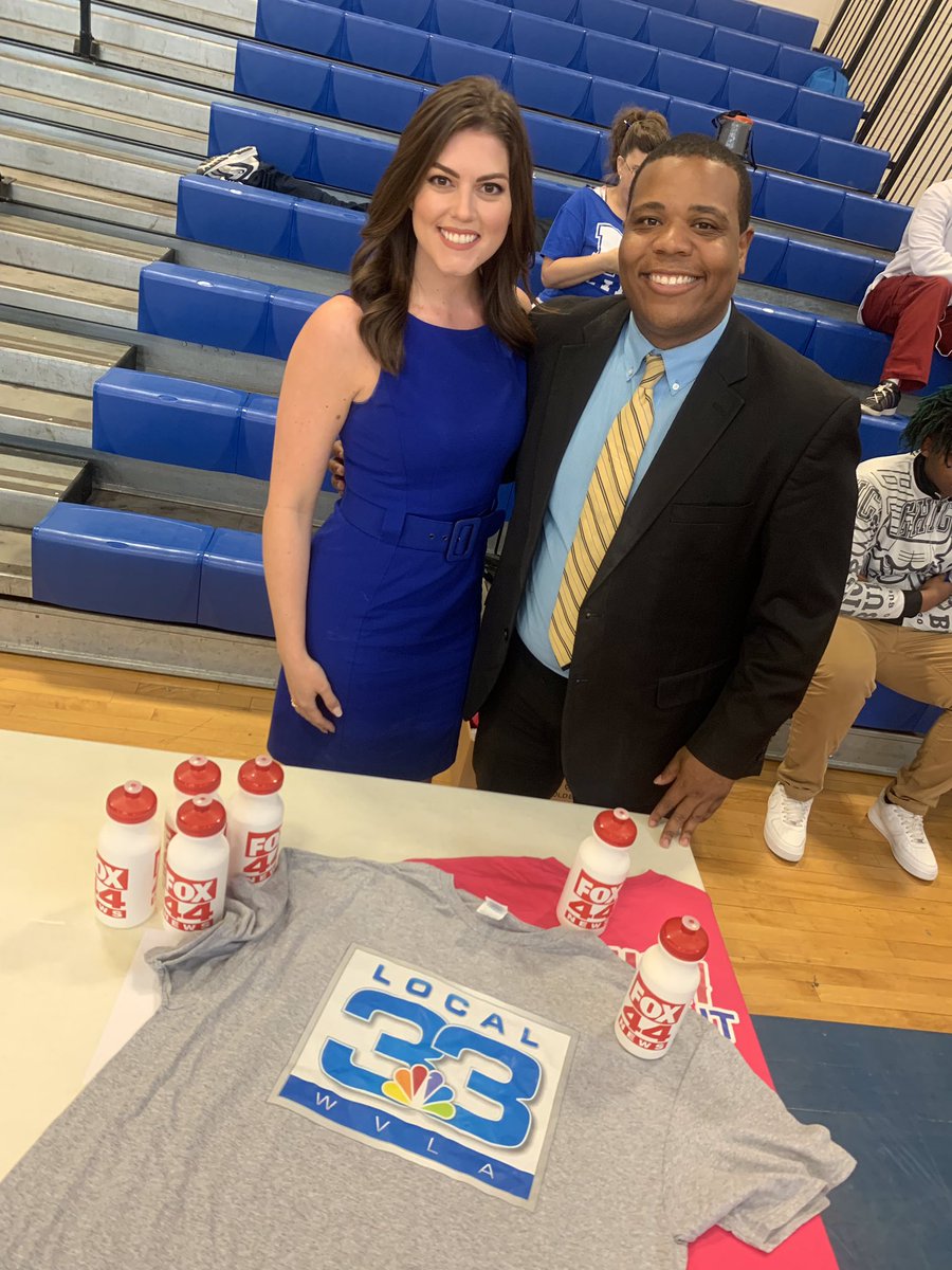 CarlyLaing1's tweet photo. Representing @WVLANBCLocal33 and @wgmbfox44 at McKinley High School’s Career Fair! #Local33Today #Fox44FirstEdition https://t.co/xiUnhrgfwW
